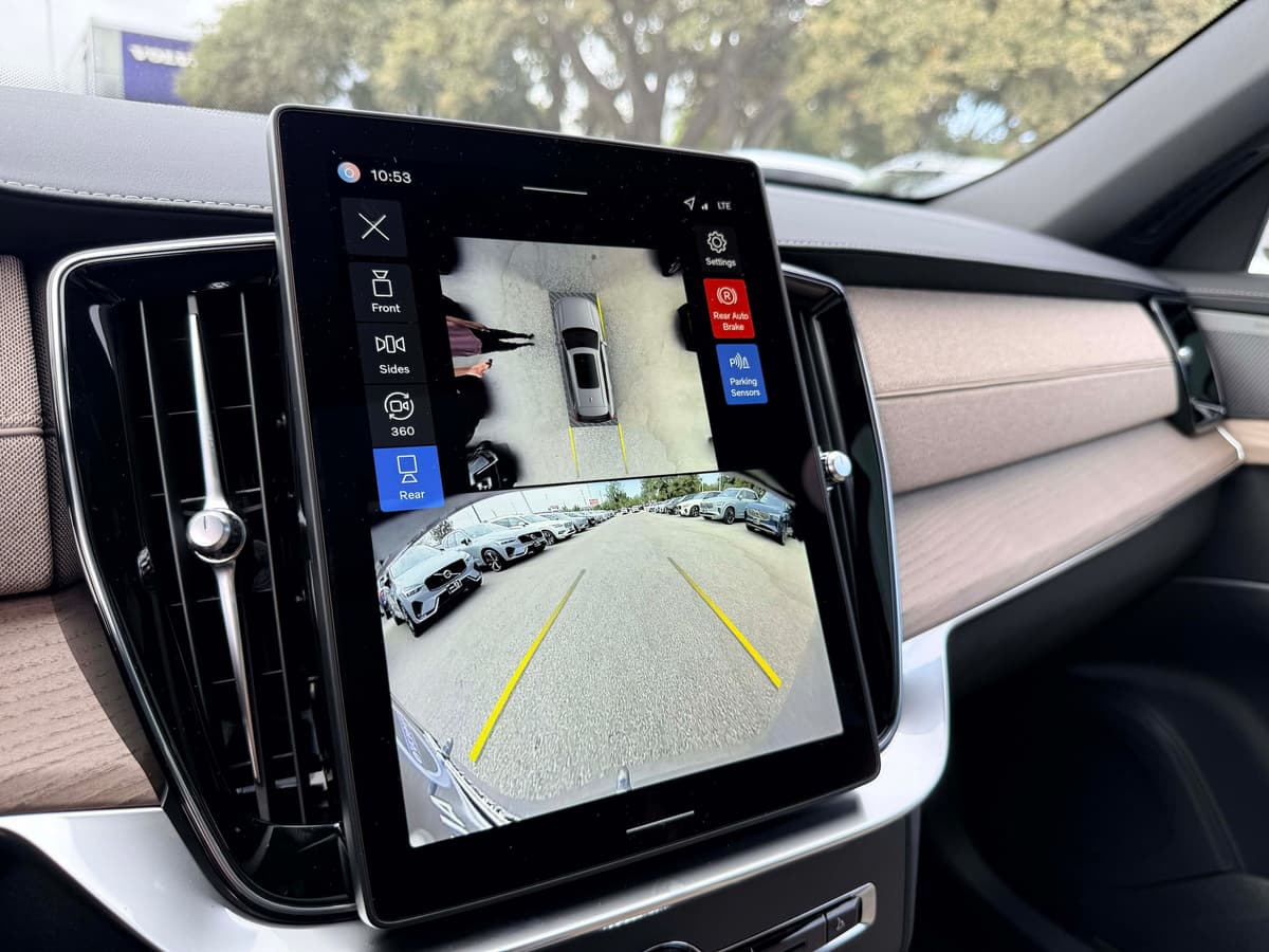 2026 Volvo XC90 - Image 24