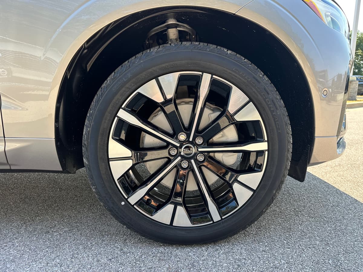 2026 Volvo XC60 - Image 7