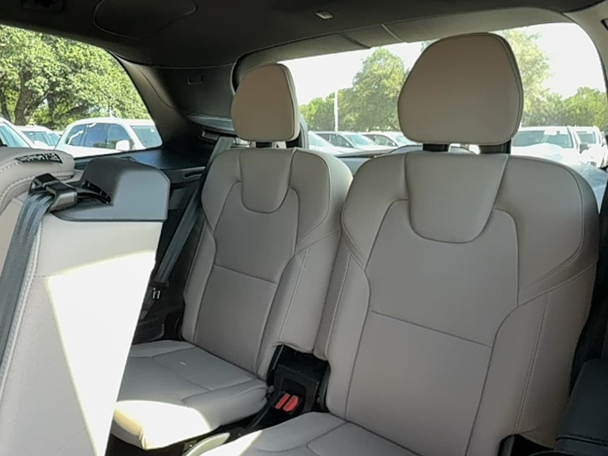 2026 Volvo XC90 - Image 14
