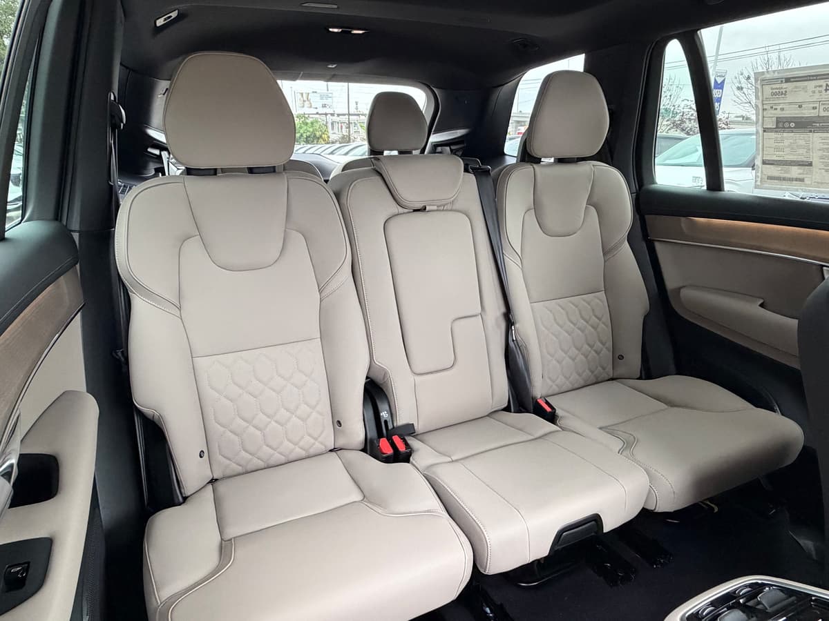 2026 Volvo XC90 - Image 10