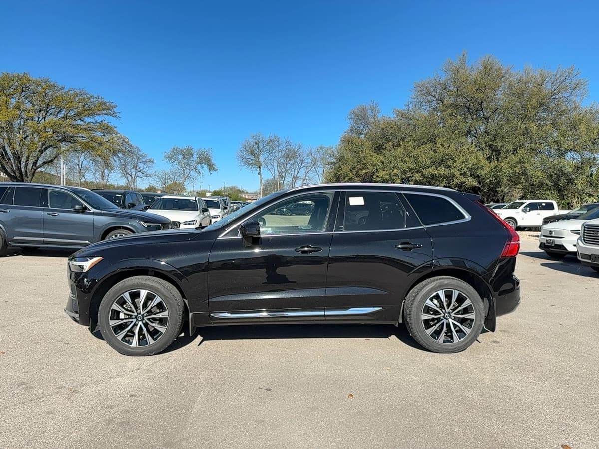 2023 Volvo XC60 - Image 3