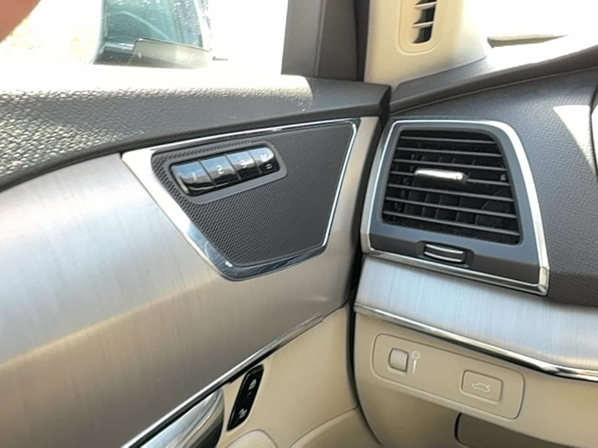 2021 Volvo XC90 - Image 18