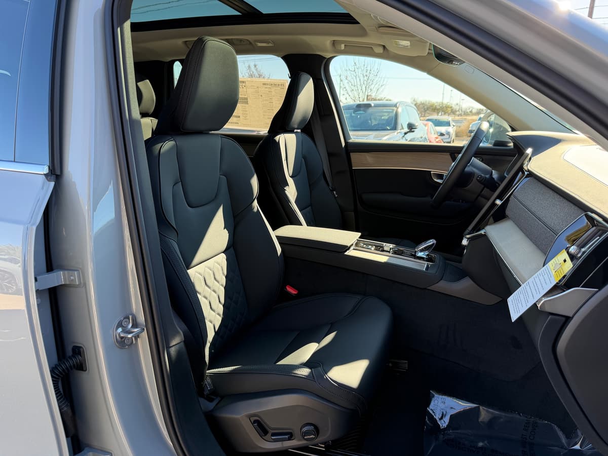 2026 Volvo XC90 - Image 8