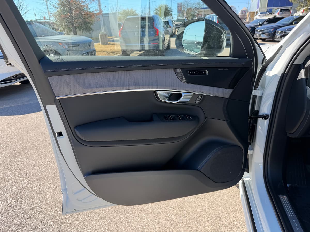 2026 Volvo XC90 - Image 18