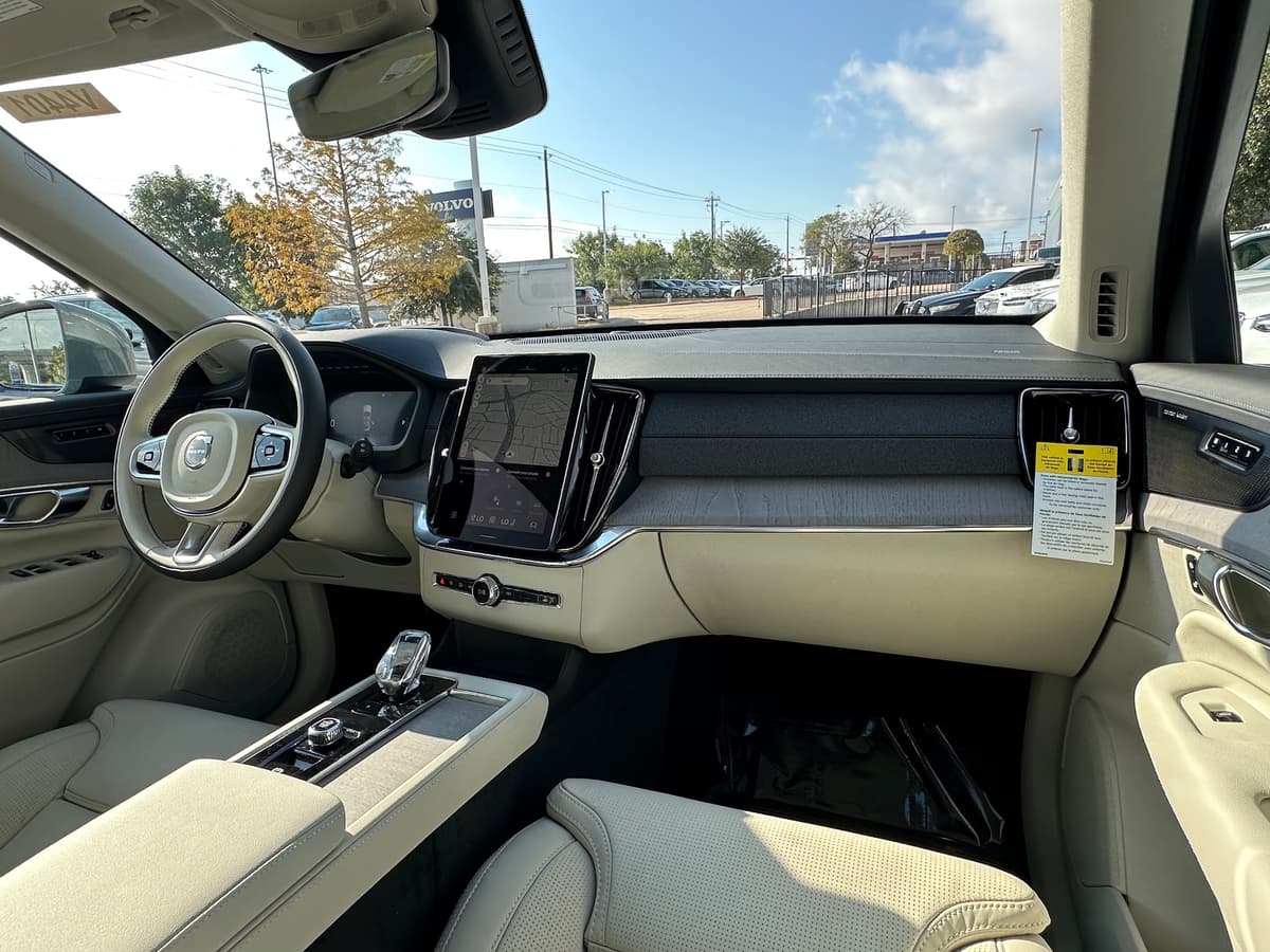 2026 Volvo XC90 - Image 11