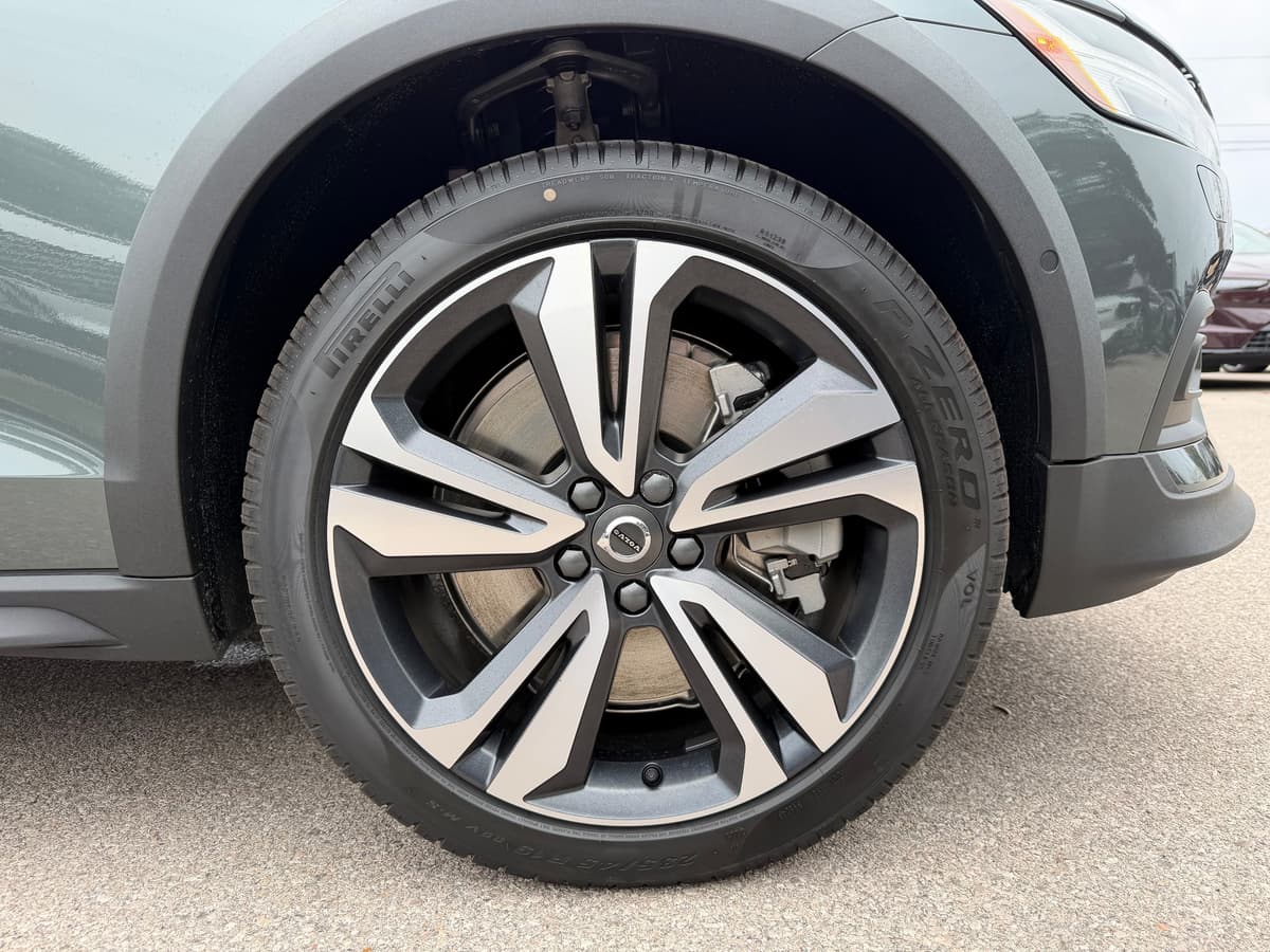 2026 Volvo V60 Cross Country - Image 7