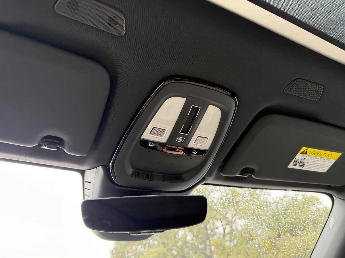 2026 Volvo XC60 - Image 15