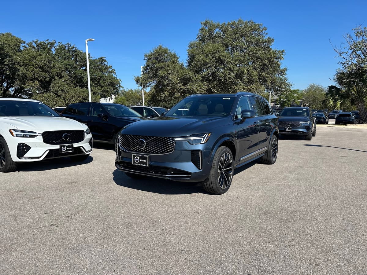 2026 Volvo XC90 - Image 2