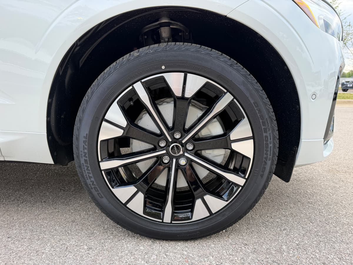 2026 Volvo XC60 - Image 7