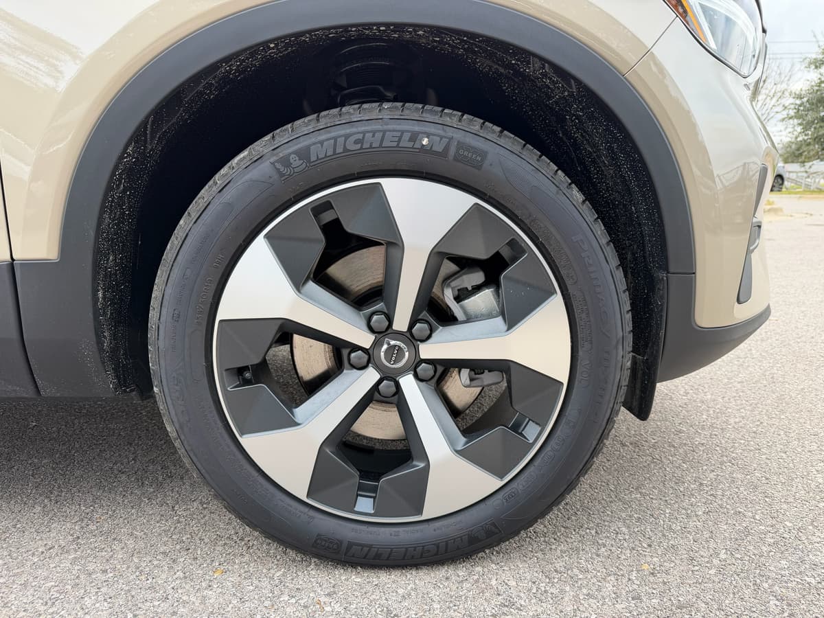 2026 Volvo XC40 - Image 7