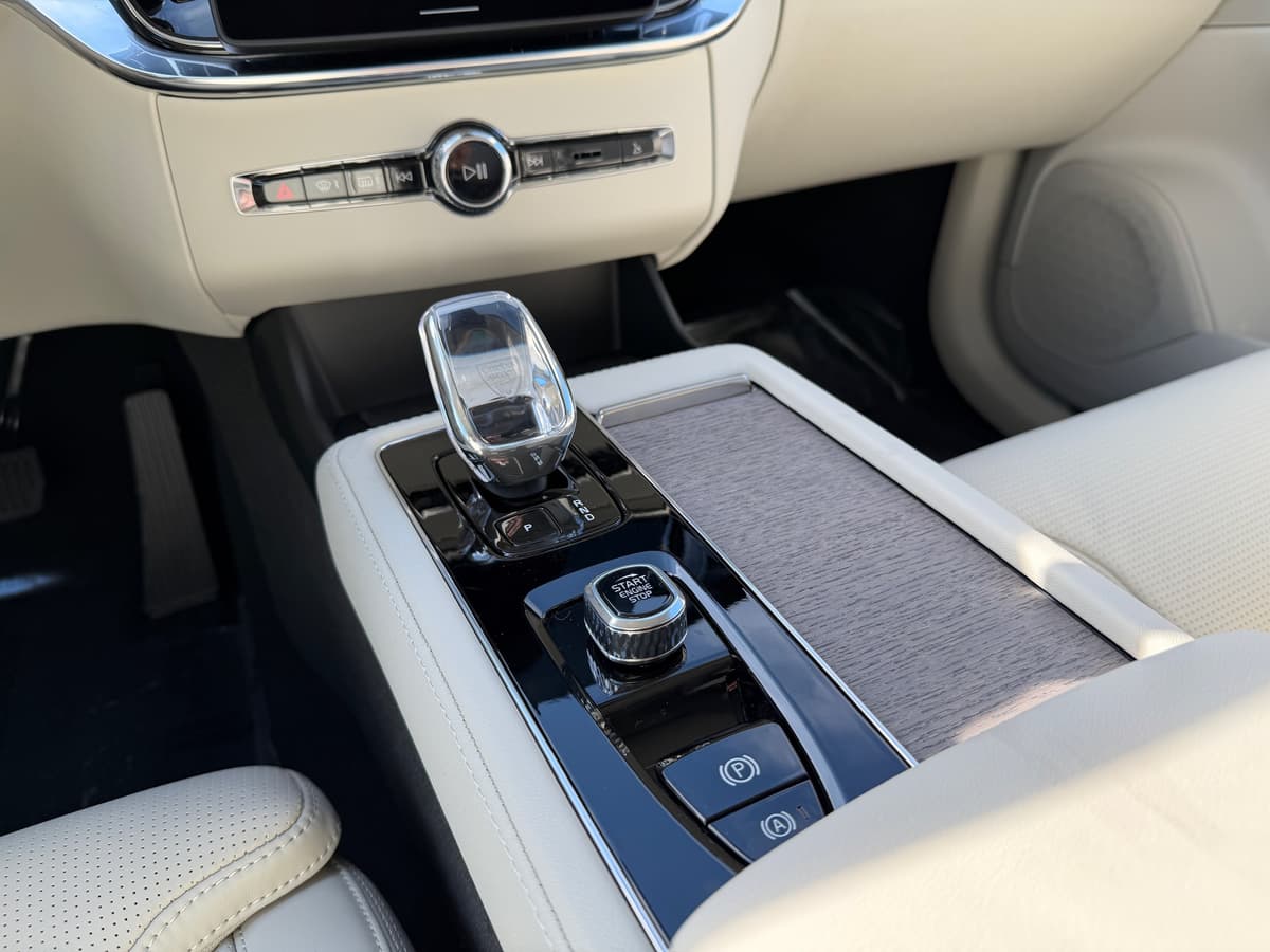 2026 Volvo XC90 - Image 14