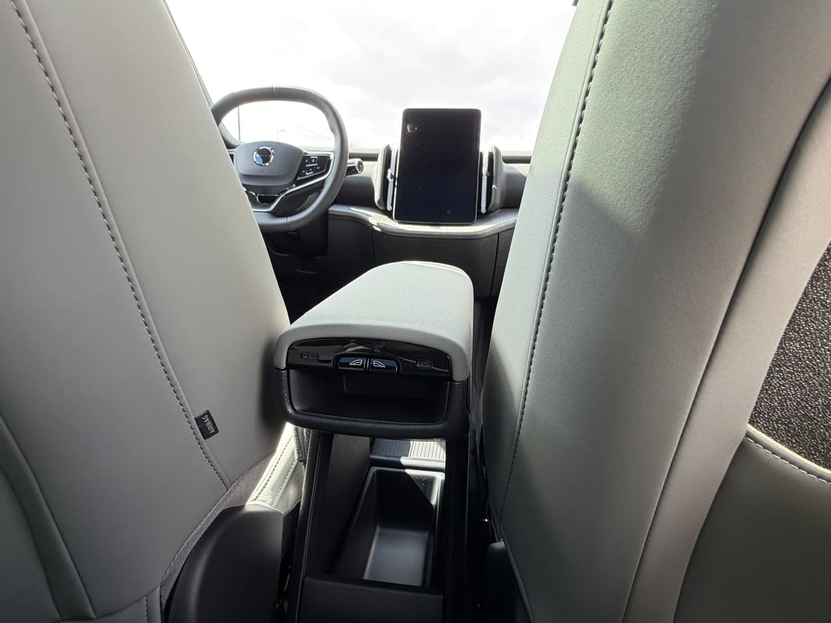 2026 Volvo EX30 Cross Country - Image 12
