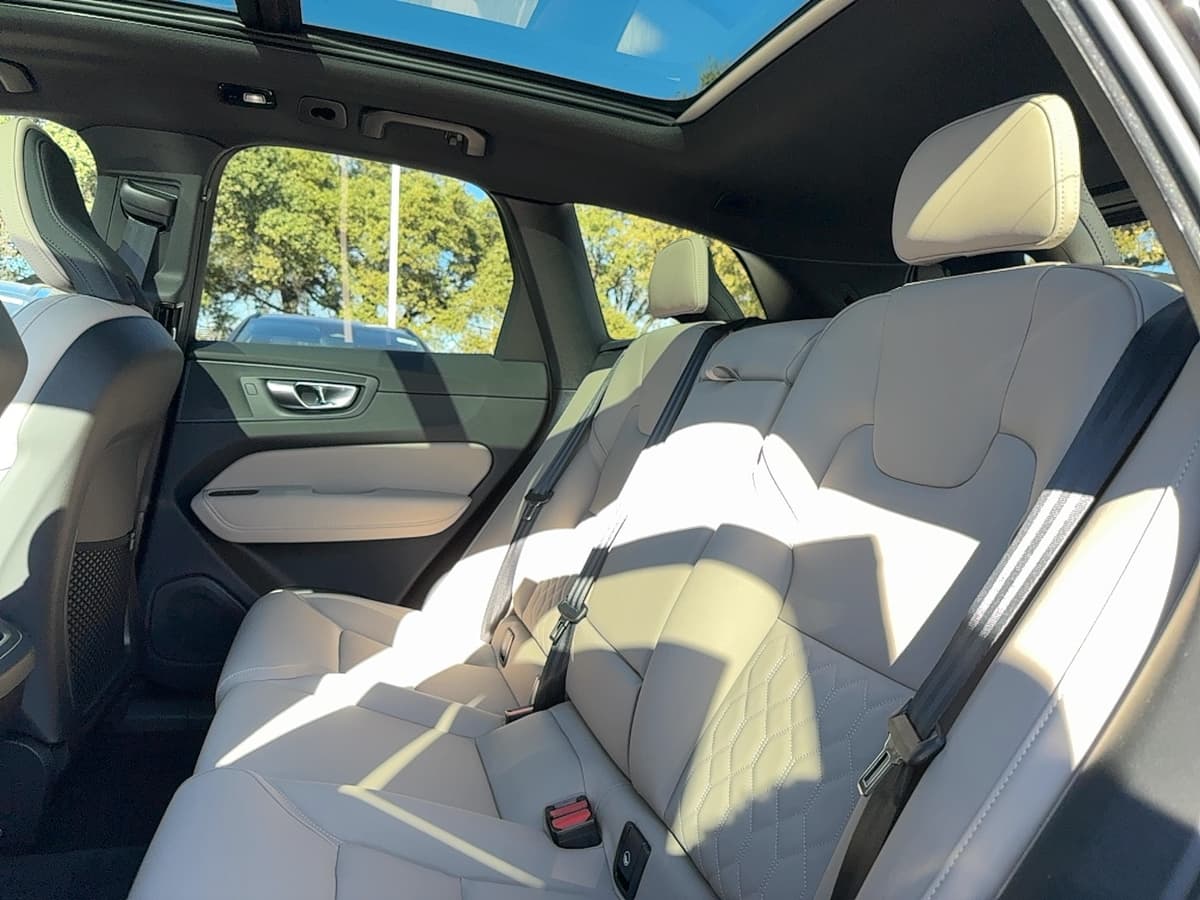 2026 Volvo XC60 - Image 15