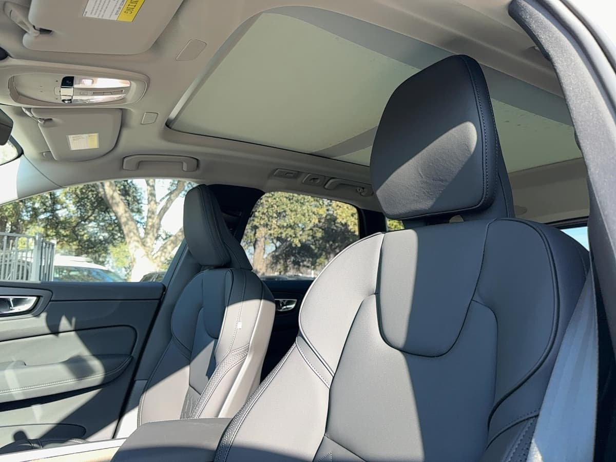 2026 Volvo XC60 - Image 10