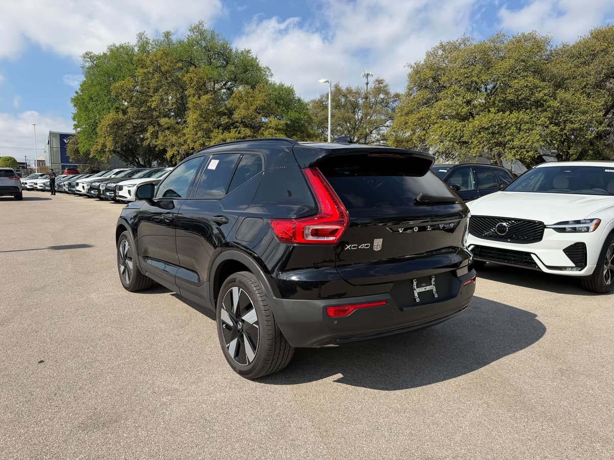 2024 Volvo XC40 Recharge Pure Electric - Image 4