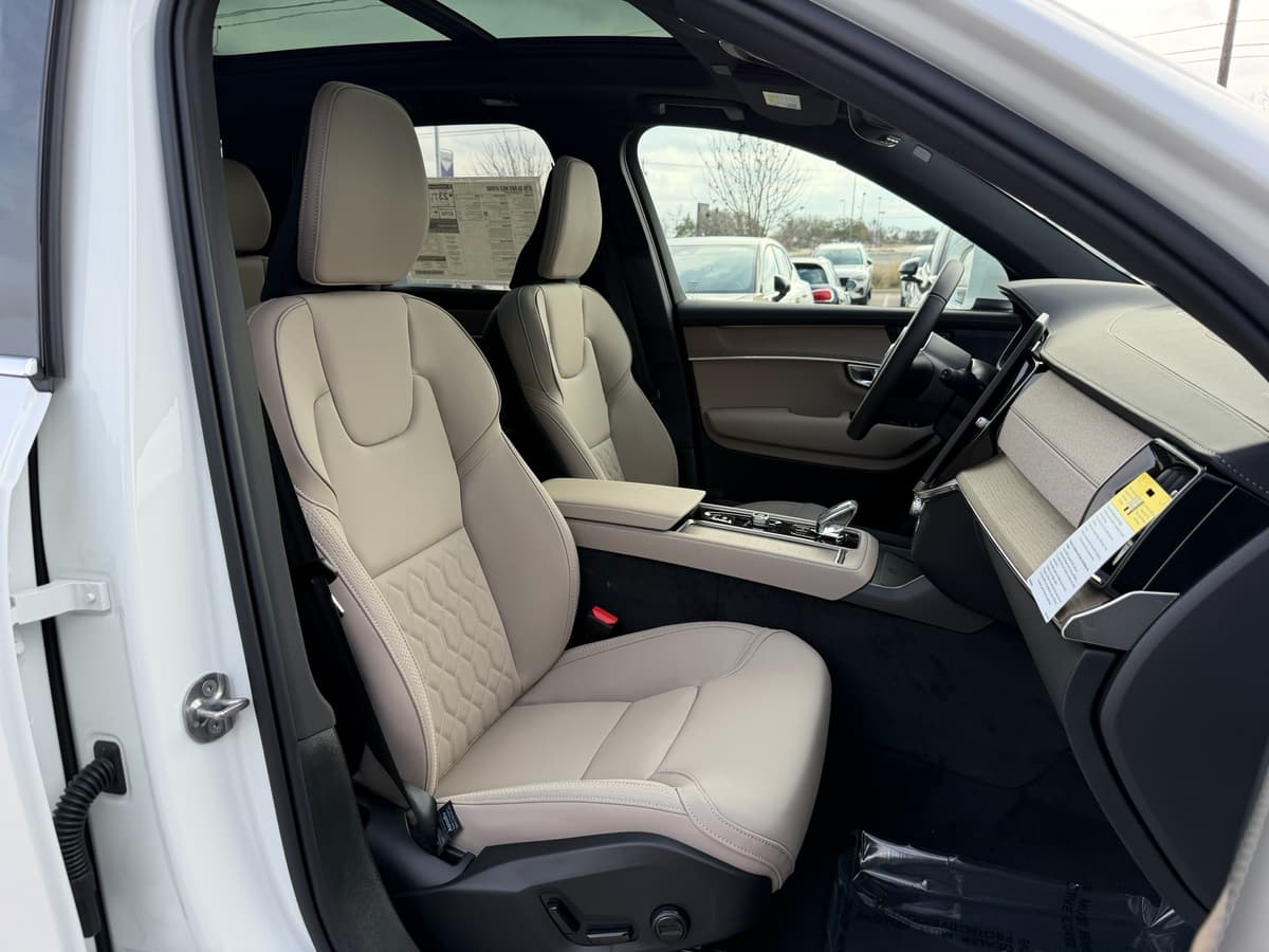 2026 Volvo XC90 - Image 8