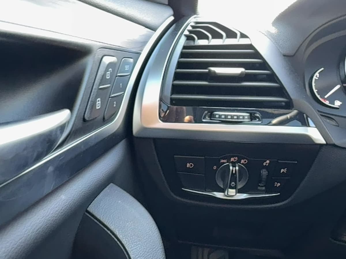 2021 BMW X3 - Image 17