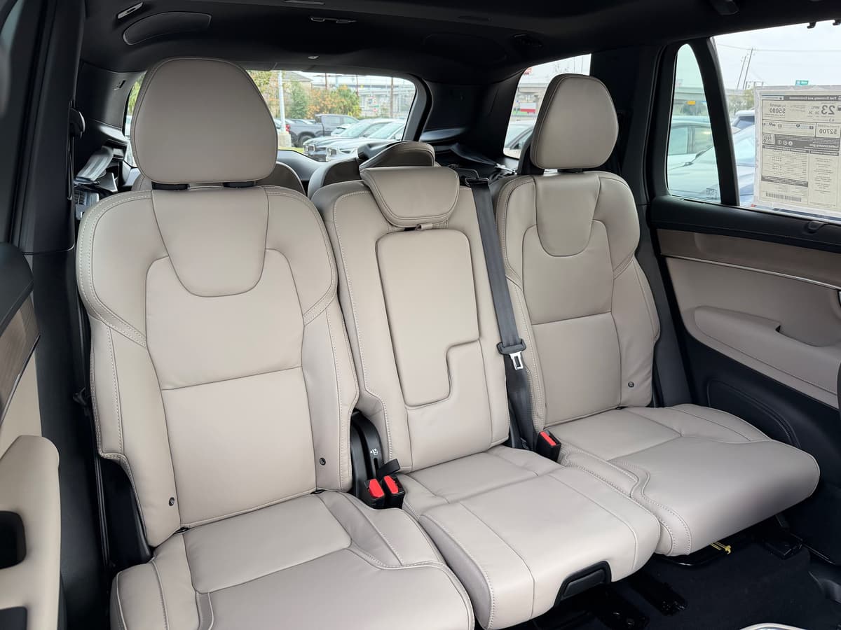 2026 Volvo XC90 - Image 10