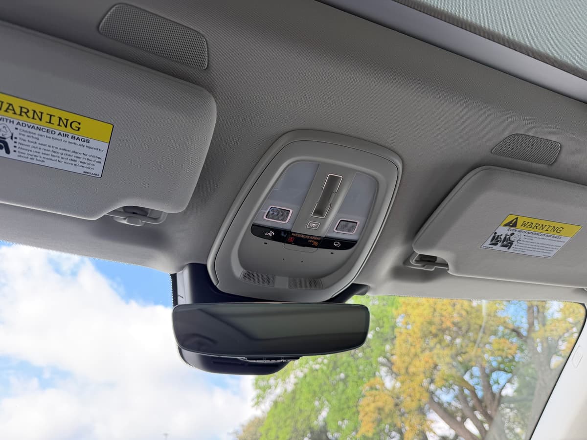 2026 Volvo XC90 plug-in hybrid - Image 17