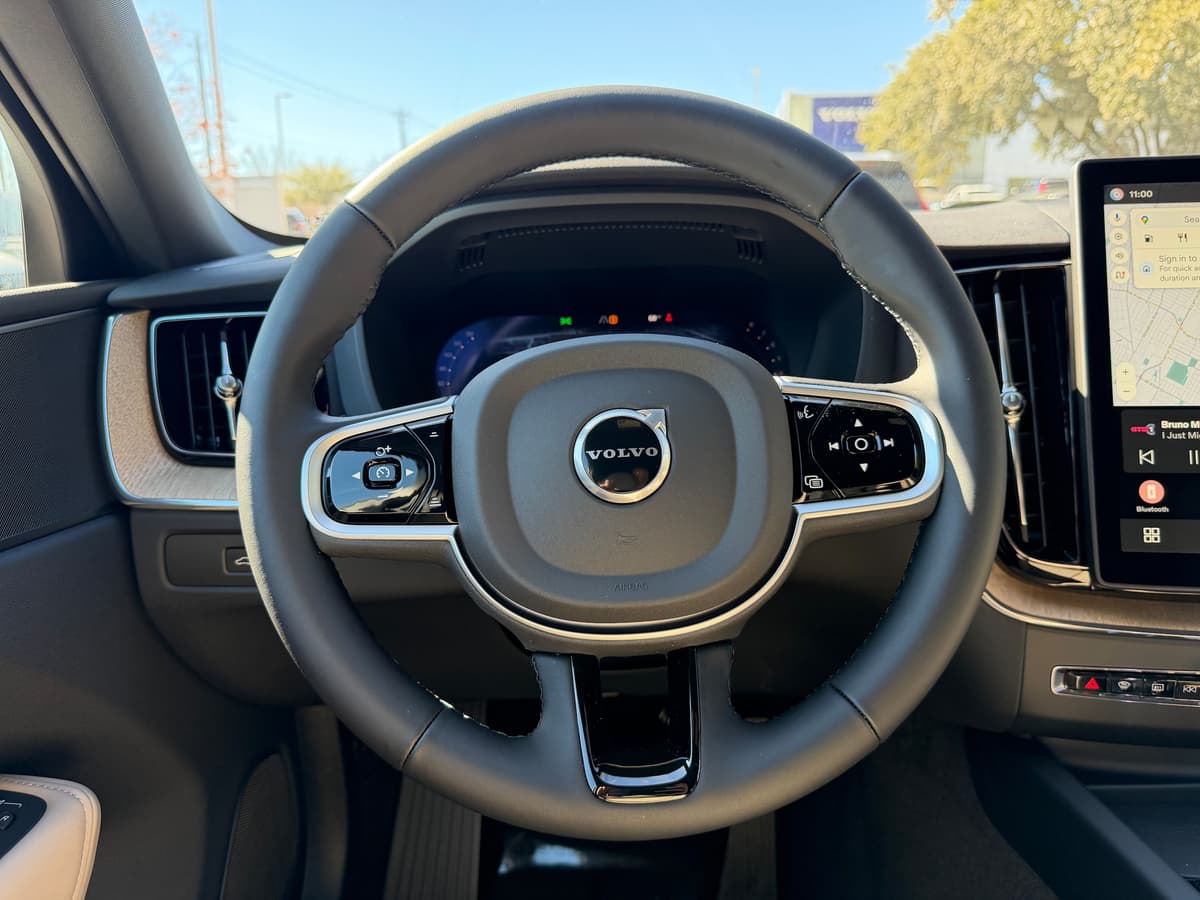 2026 Volvo XC60 - Image 14