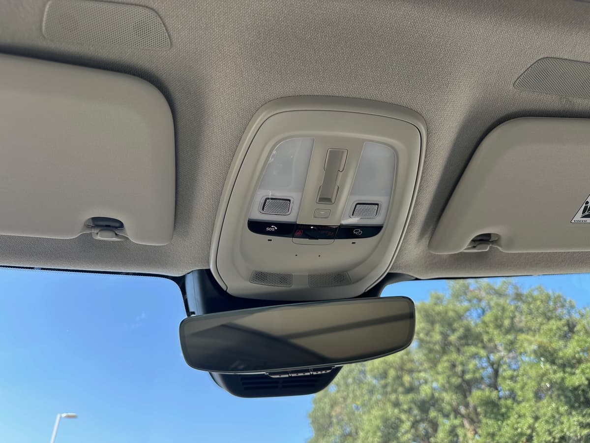 2026 Volvo XC40 - Image 14