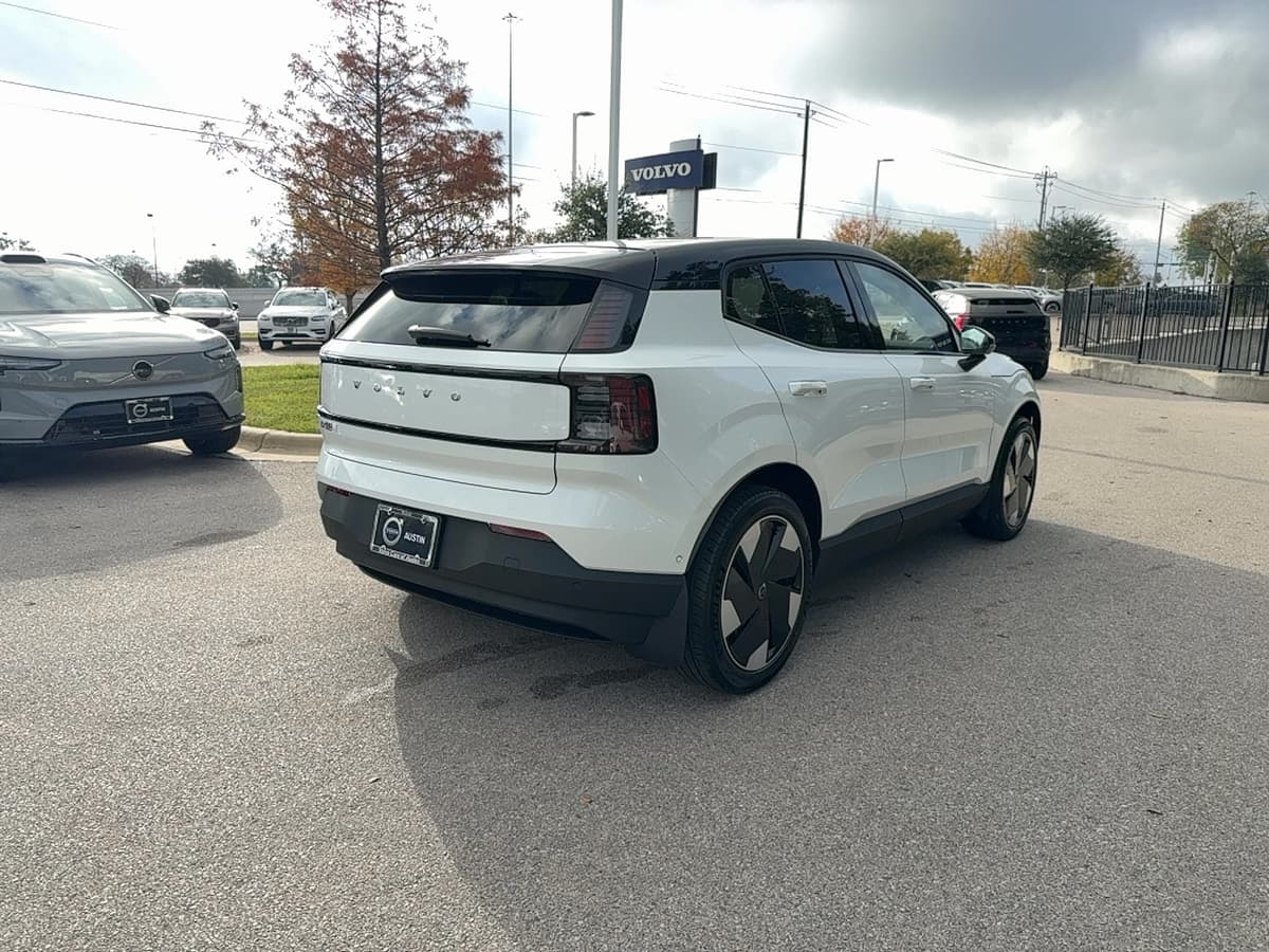 2026 Volvo EX30 - Image 6