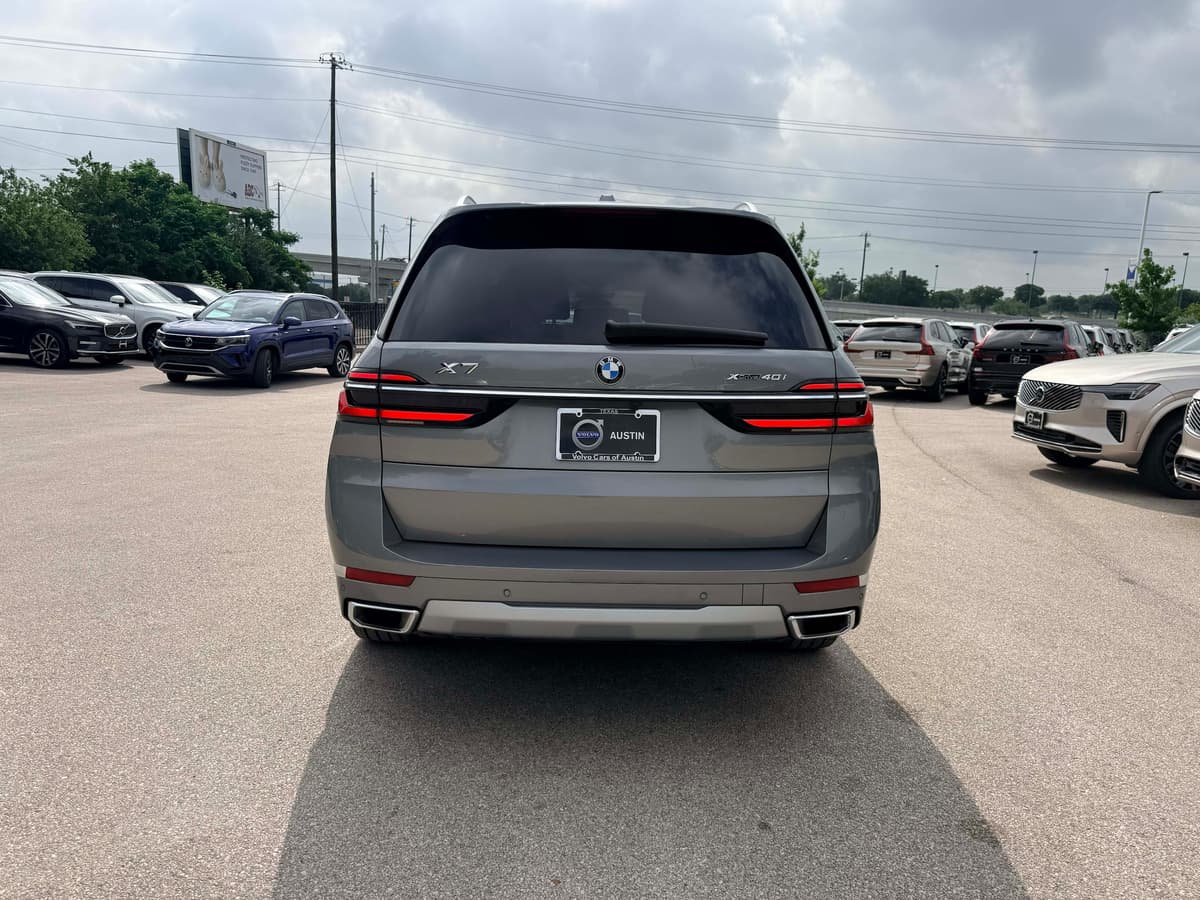 2026 BMW X7 - Image 4