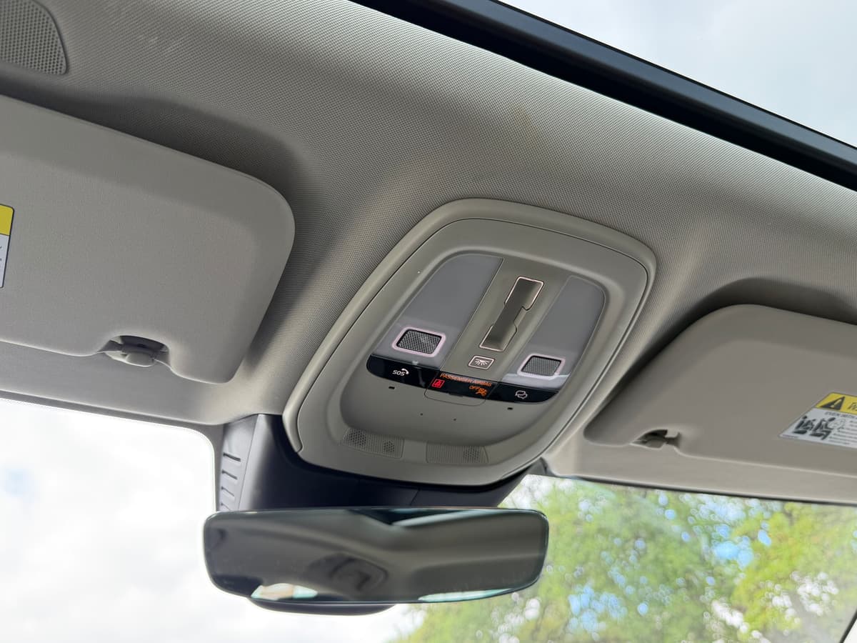 2025 Volvo S60 - Image 17