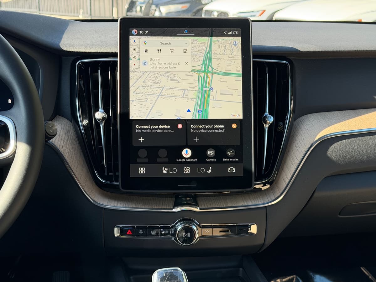 2026 Volvo XC60 - Image 12