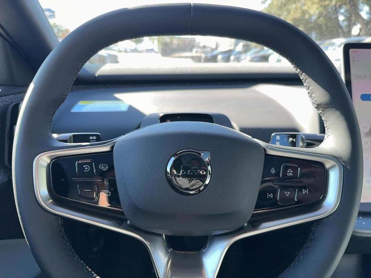 2026 Volvo EX30 - Image 17