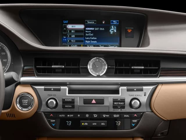 2017 Lexus ES - Image 8
