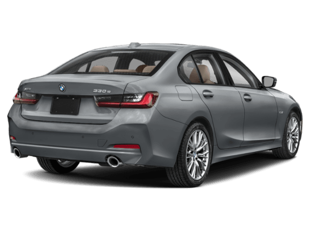 2023 BMW 3 Series - Image 3