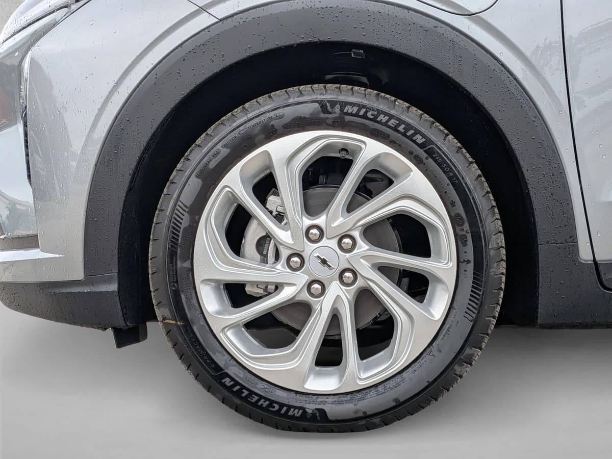 2027 Chevrolet Bolt - Image 18