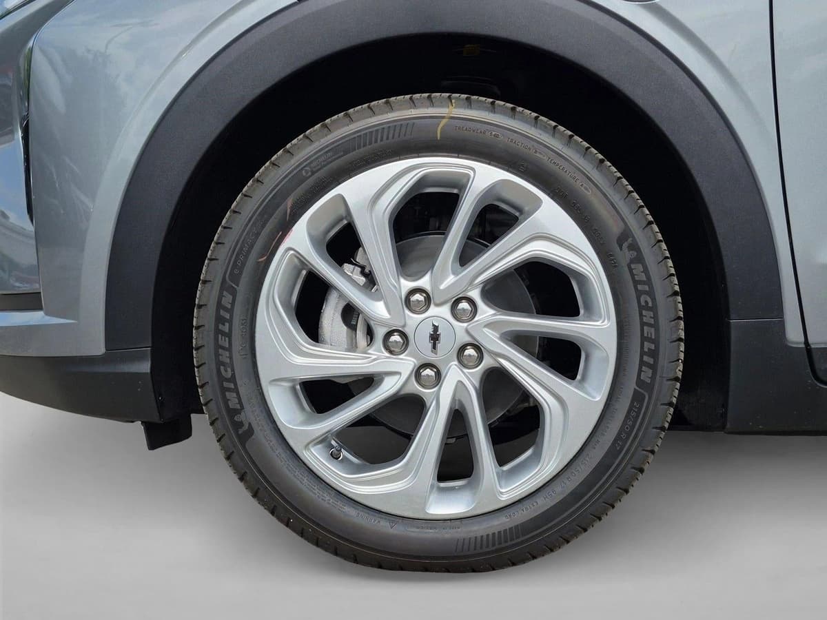 2027 Chevrolet Bolt - Image 18