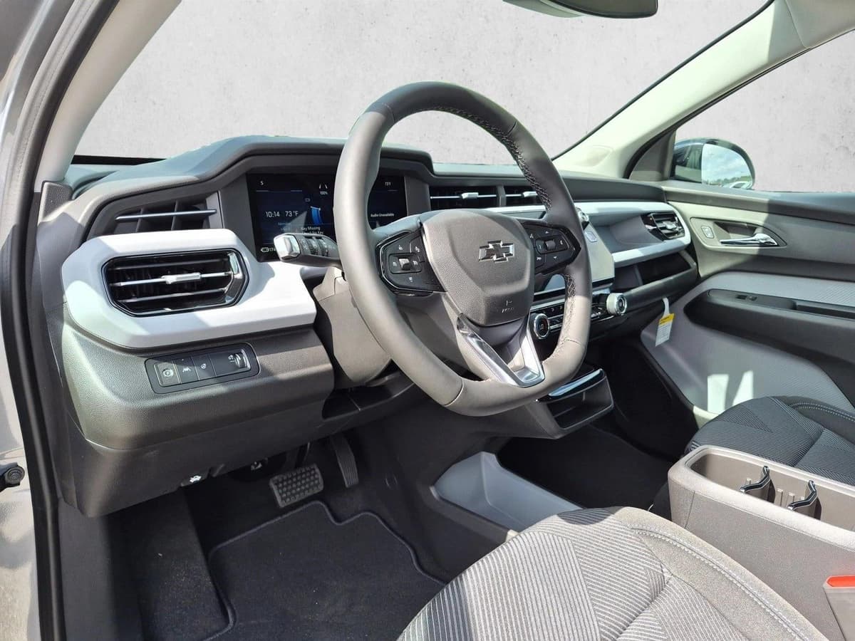 2027 Chevrolet Bolt - Image 9