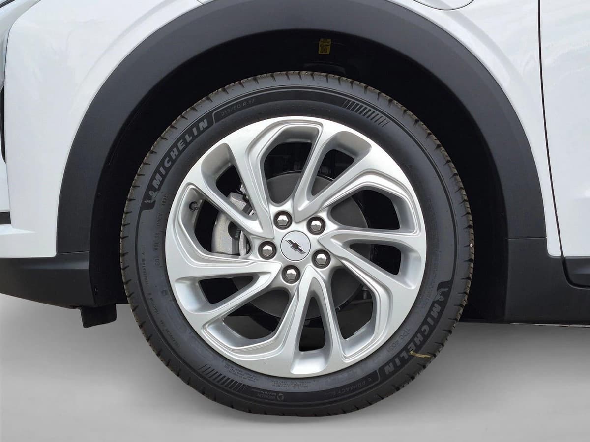 2027 Chevrolet Bolt - Image 18