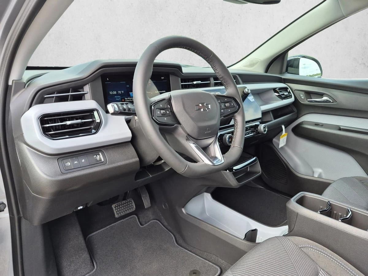 2027 Chevrolet Bolt - Image 9