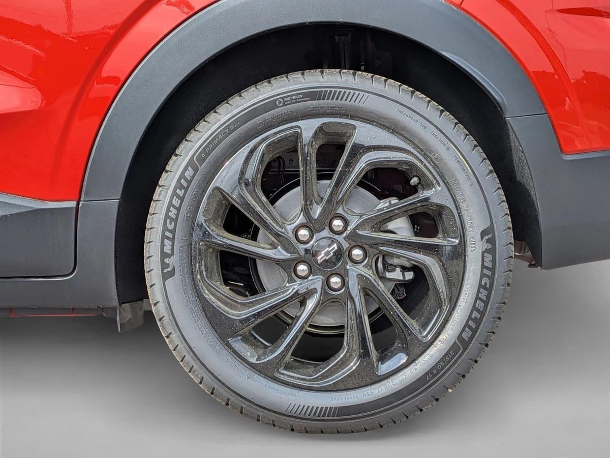 2027 Chevrolet Bolt - Image 18