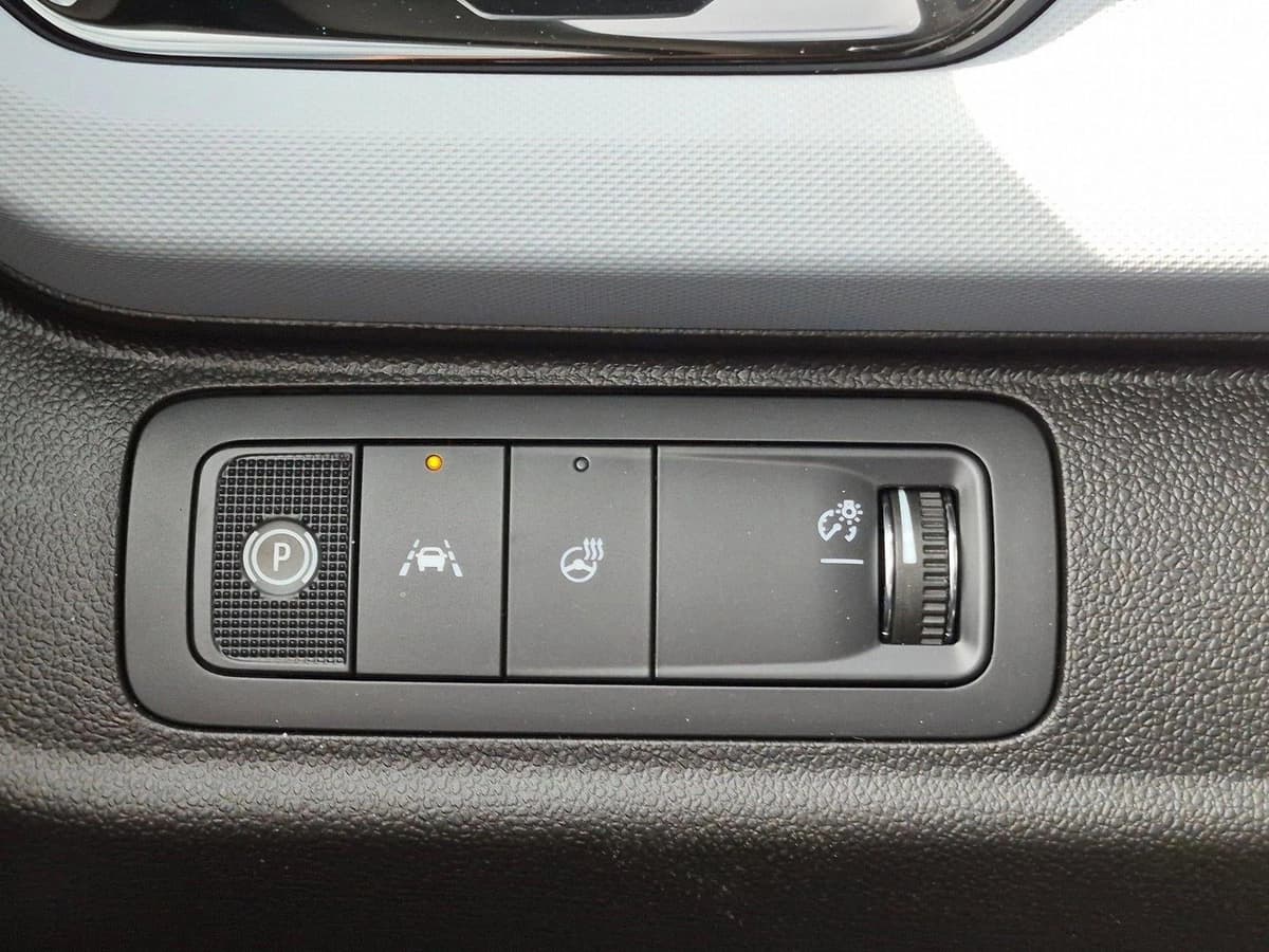 2027 Chevrolet Bolt - Image 15