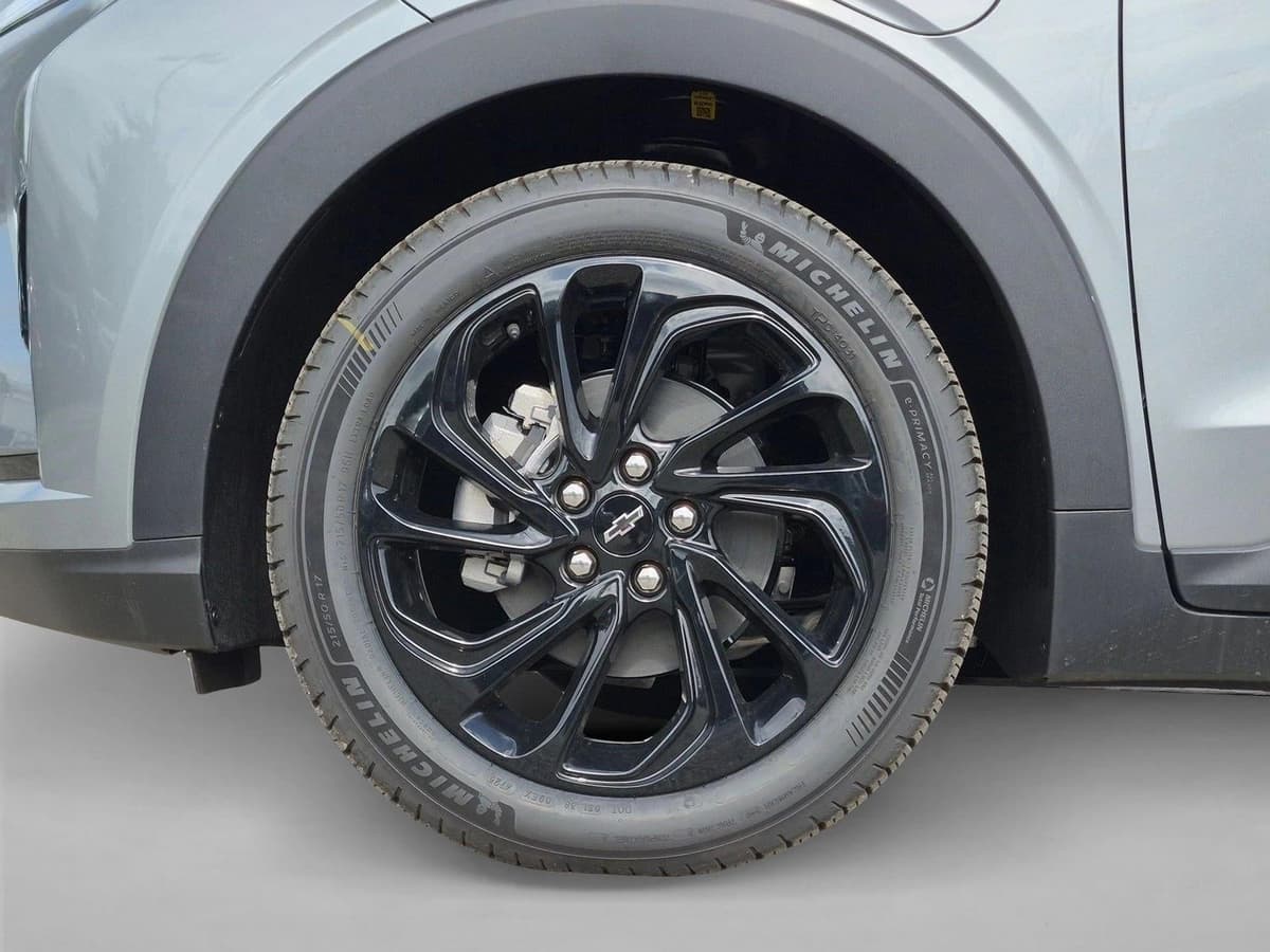 2027 Chevrolet Bolt - Image 18