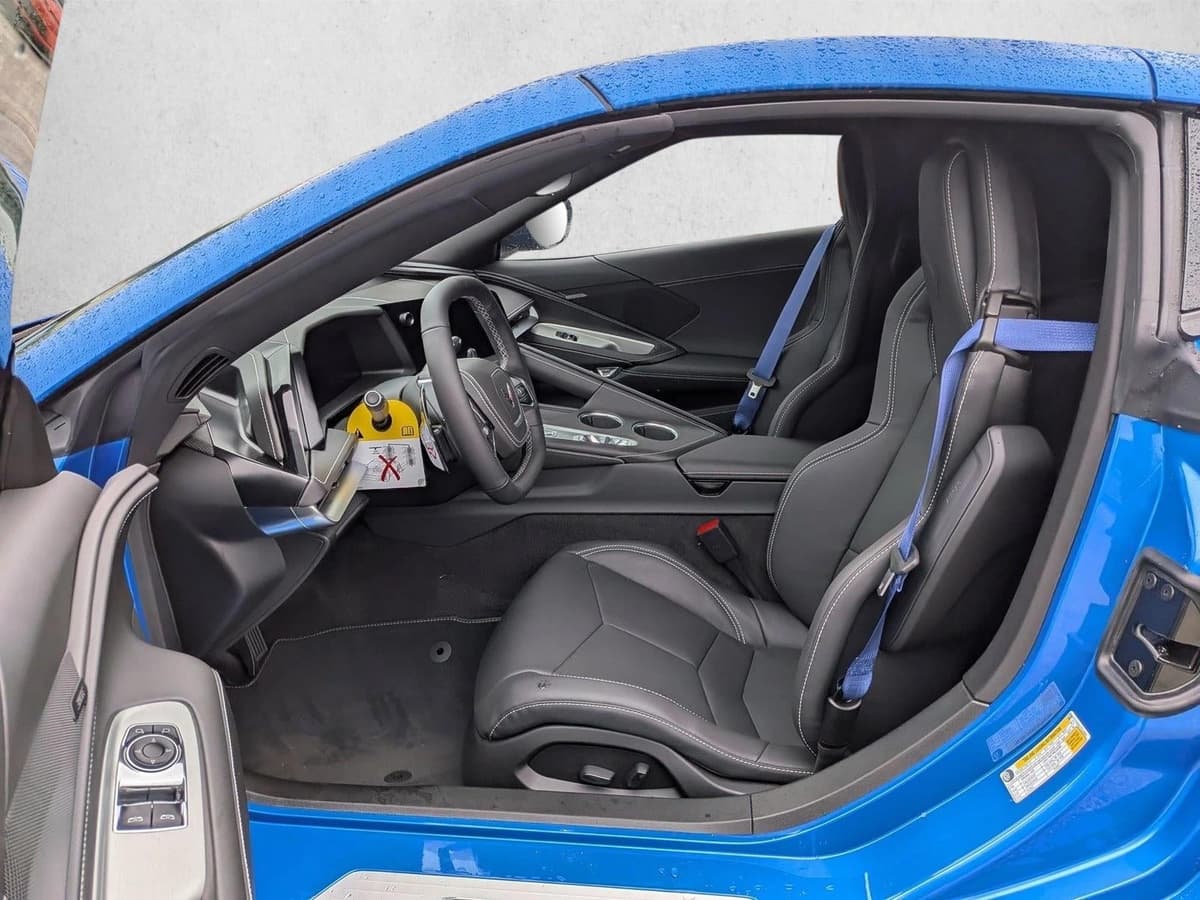 2026 Chevrolet Corvette Stingray - Image 15