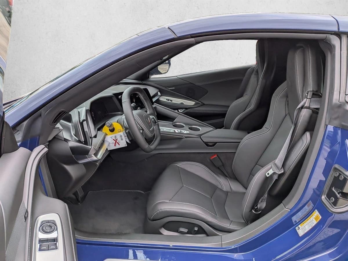 2026 Chevrolet Corvette Stingray - Image 15
