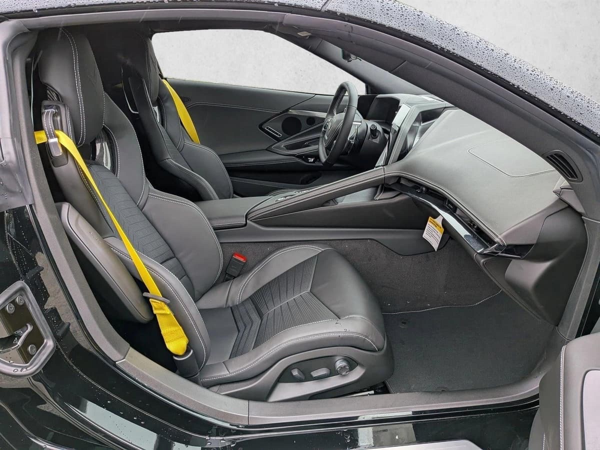 2026 Chevrolet Corvette Stingray - Image 16