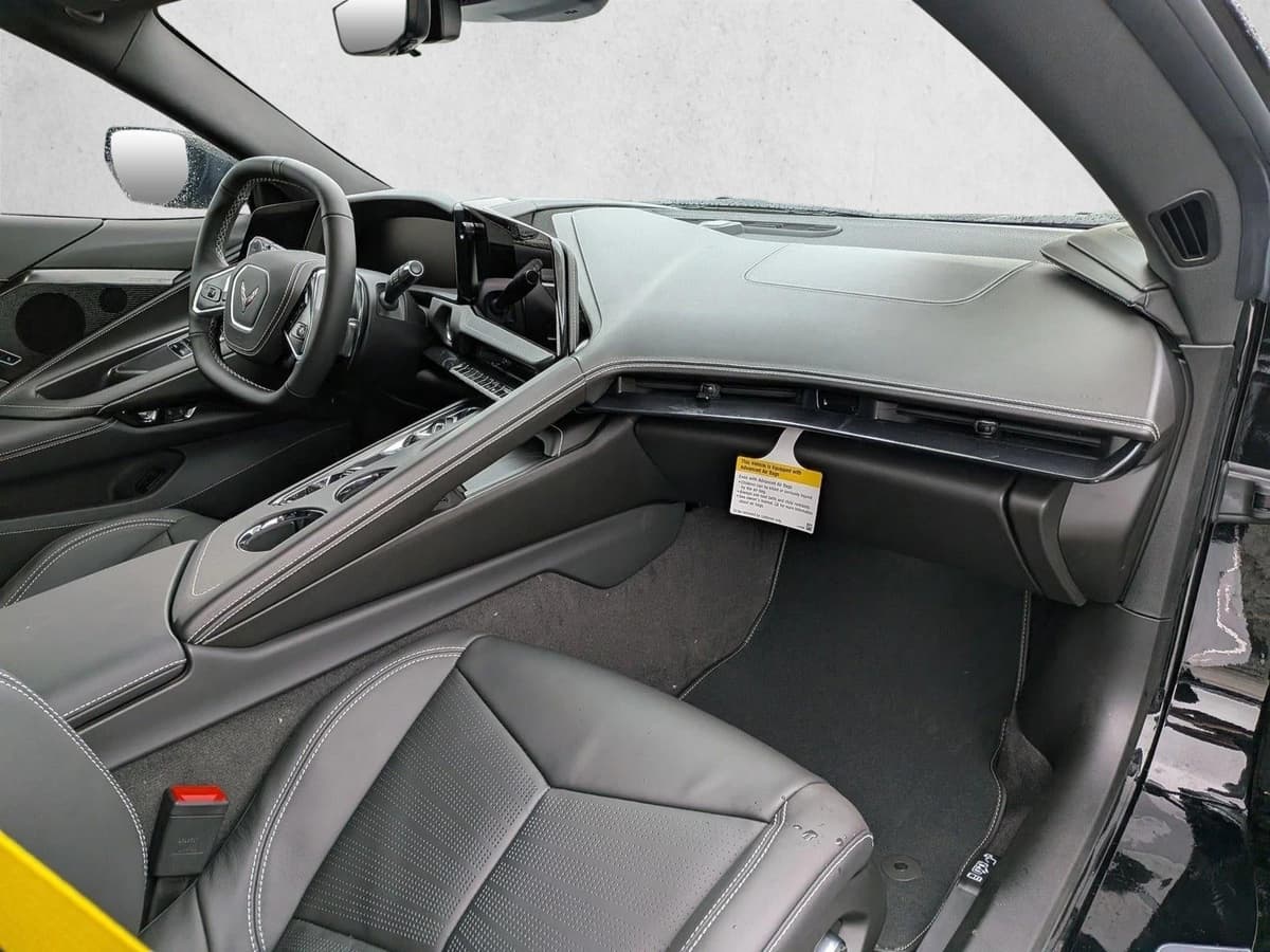 2026 Chevrolet Corvette Stingray - Image 17