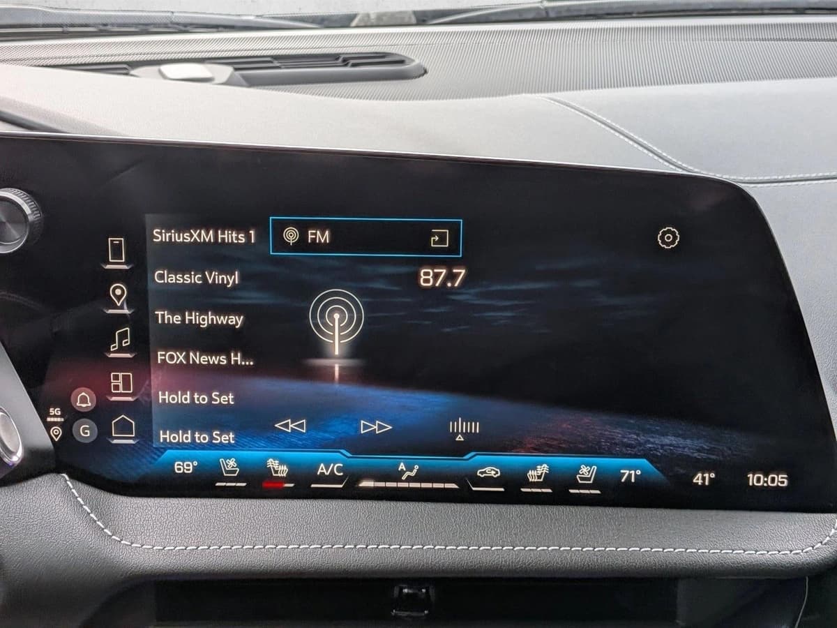 2026 Chevrolet Corvette Stingray - Image 11