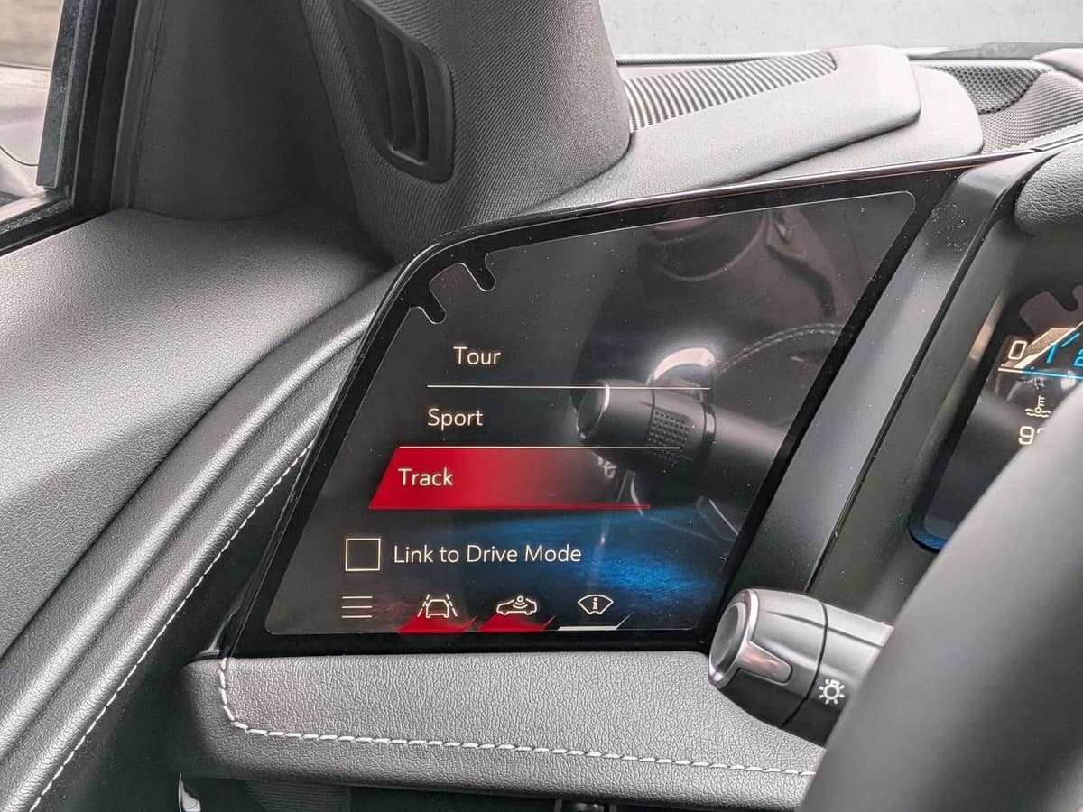 2026 Chevrolet Corvette Stingray - Image 14