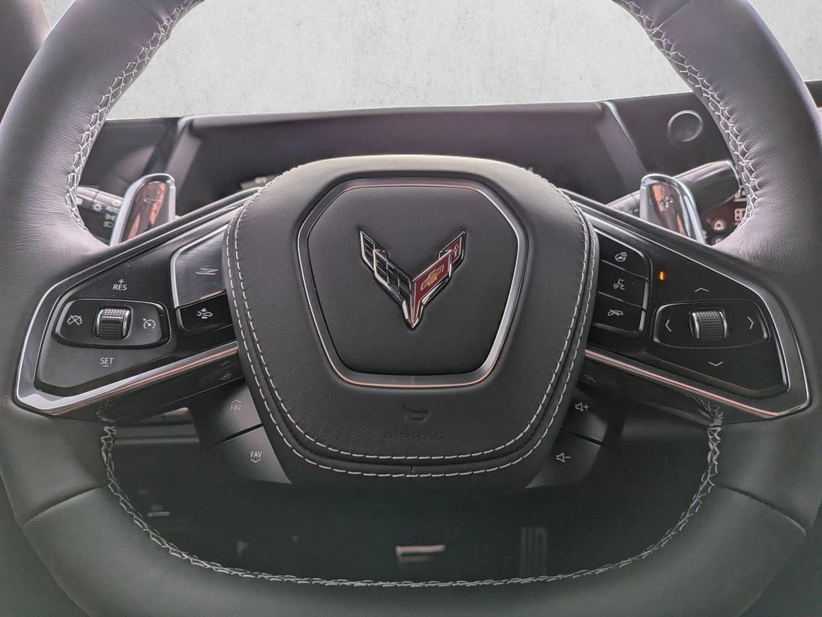 2026 Chevrolet Corvette Stingray - Image 15