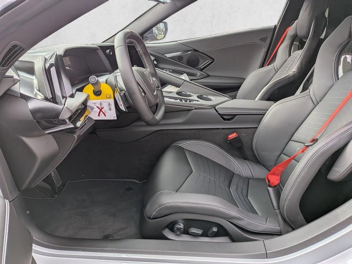 2026 Chevrolet Corvette Stingray - Image 16