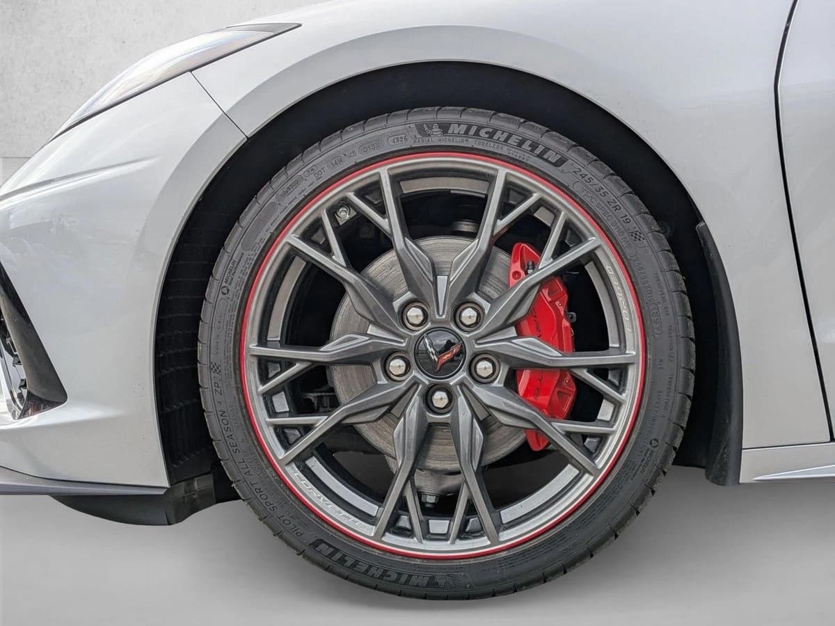 2026 Chevrolet Corvette Stingray - Image 18