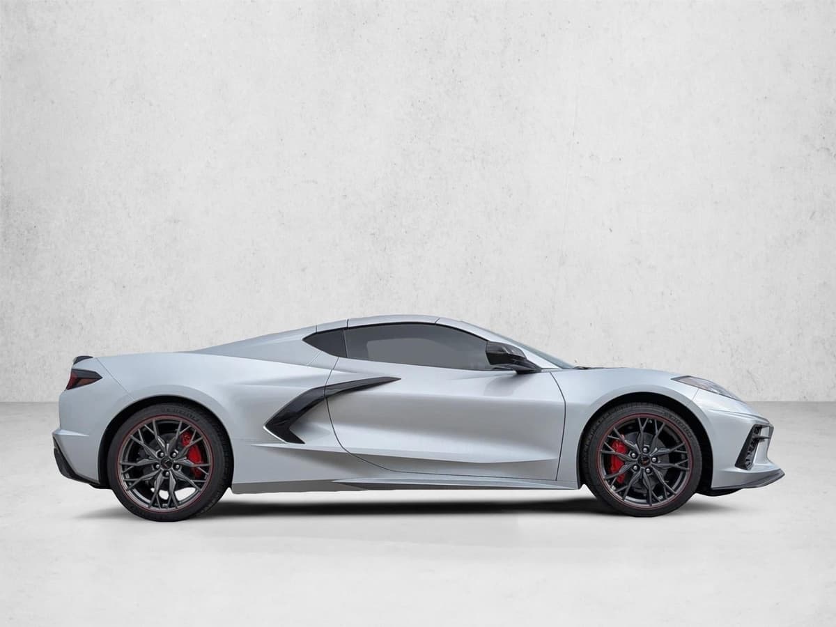 2026 Chevrolet Corvette Stingray - Image 4